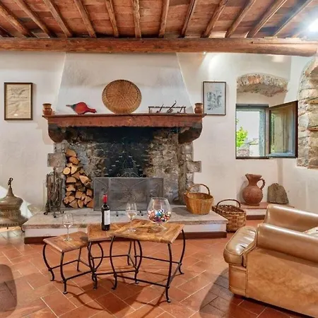 Ancient Tower With Private Pool Casa vacanze